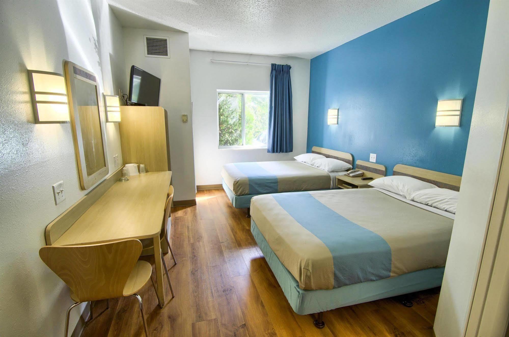 Motel 6-Portsmouth, Nh Екстериор снимка