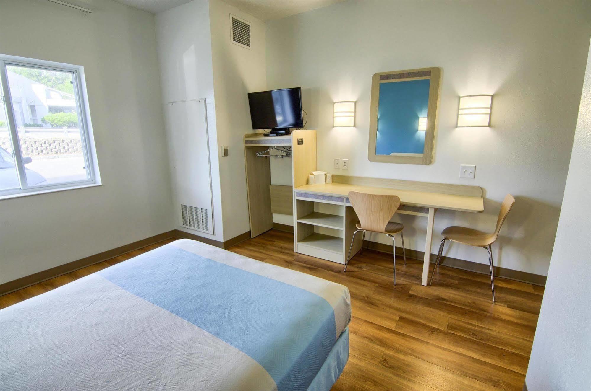 Motel 6-Portsmouth, Nh Екстериор снимка